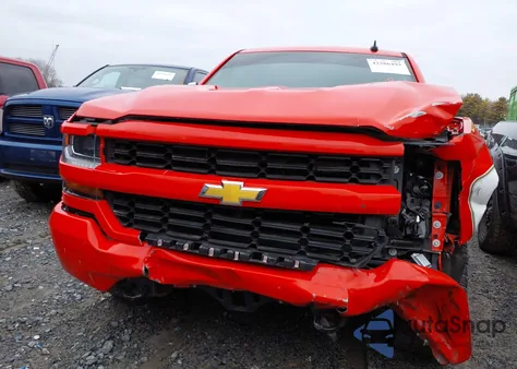 2019 Chevrolet Silverado 1500 Ld Silverado Custom z USA, uszkodzony, nr VIN 2GCVKMEC6K1143360